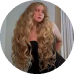 Bella Esteves, paciente atendida pelo psicólogo em Londrina Henrique Oliveira, destaca acolhimento e cuidado profissional