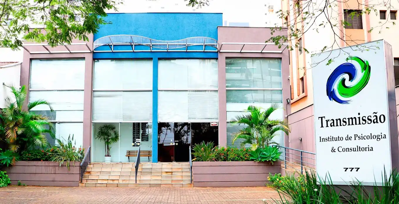 Instituto transmissão de Psicologia, local de atendimento do Psicólogo Londrina Henrique Oliveira