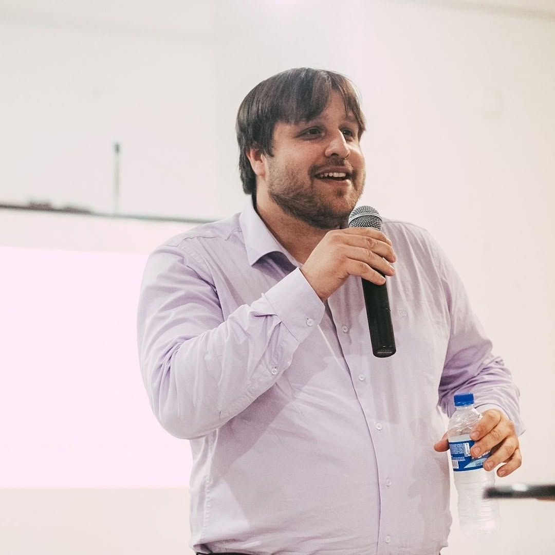 Palestrante Henrique Oliveira psicólogo em Londrina